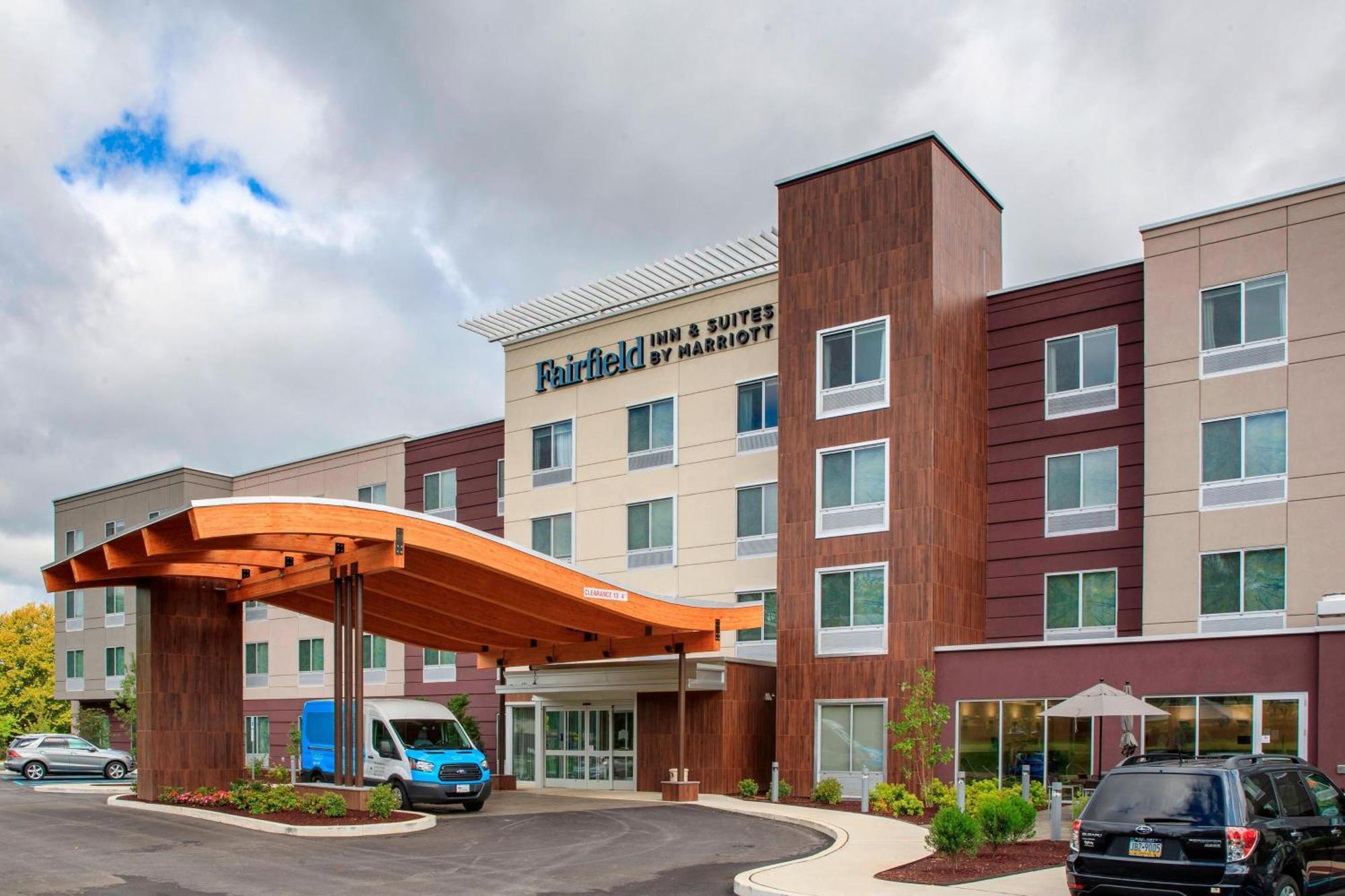 Fairfield Inn & Suites By Marriott Philadelphia Valley Forge/Great Valley Berwyn Exterior photo