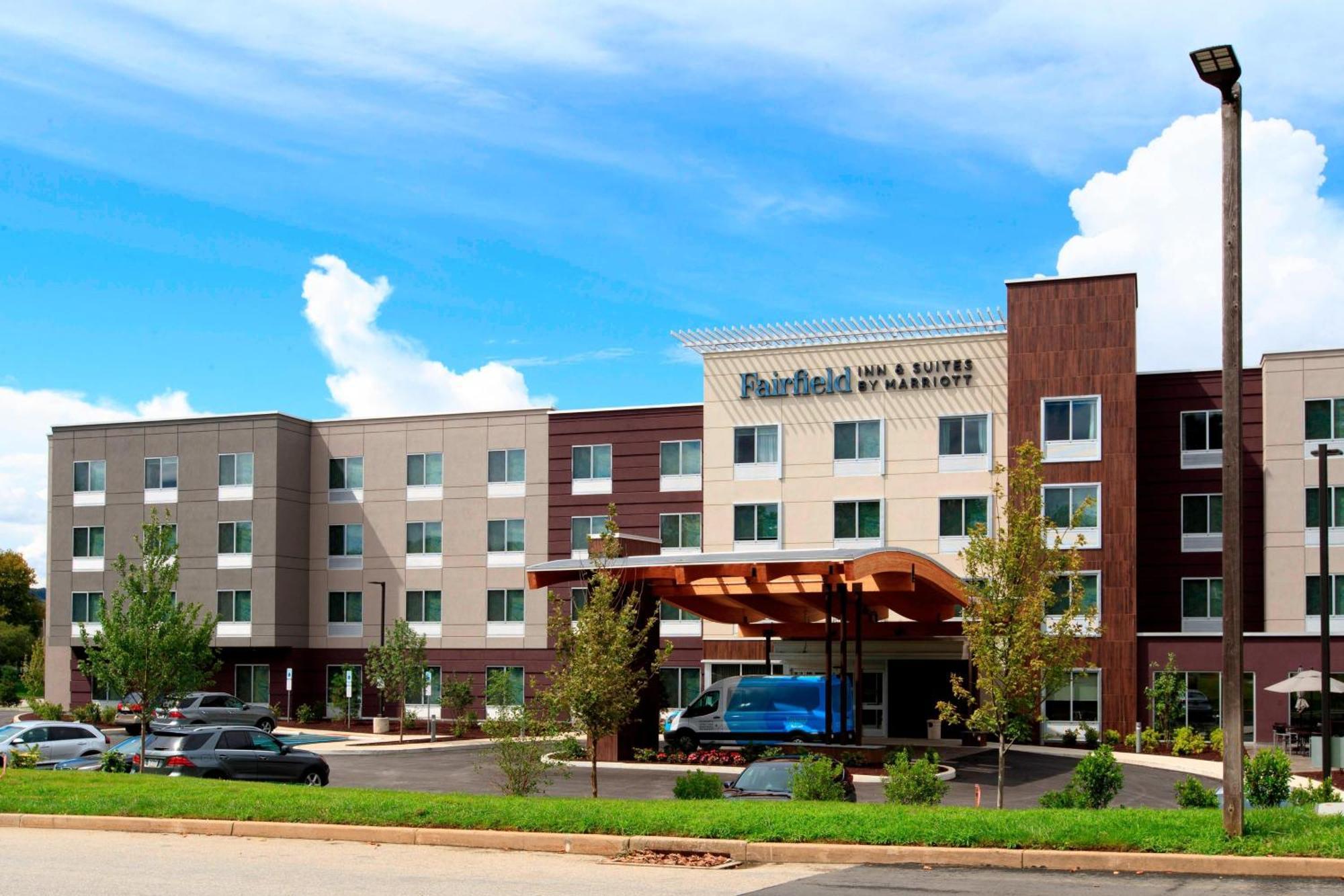 Fairfield Inn & Suites By Marriott Philadelphia Valley Forge/Great Valley Berwyn Exterior photo